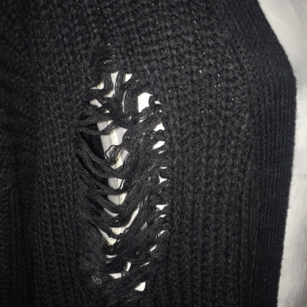 ⭐️SUPER THICK BLACK DISTRESSED CARDIGAN ⭐️ - Picture 4 of 6